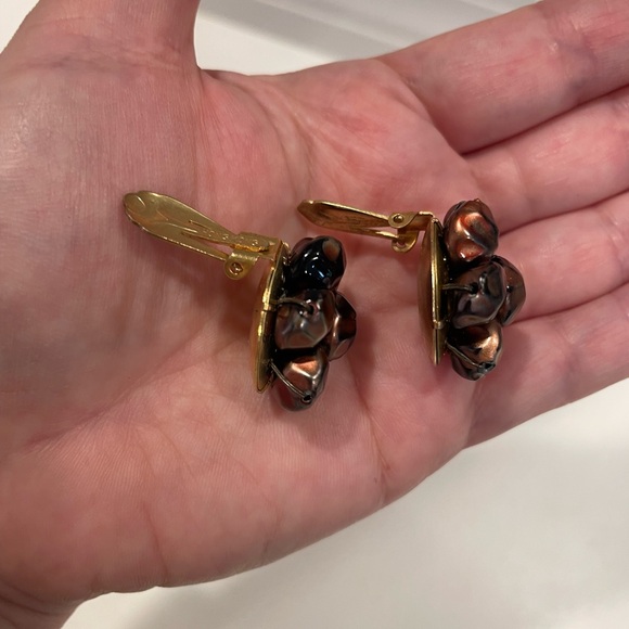Vintage Faux Brown Pearl Beaded Costume Clip On Earrings. - Picture 2 of 5